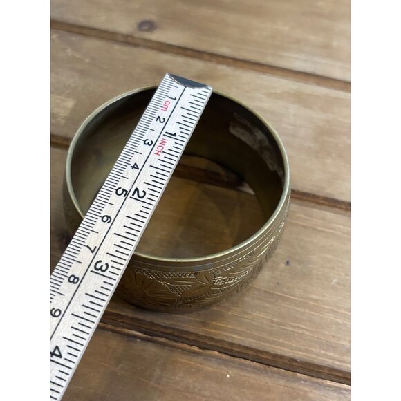 Vintage Brass Floral Etched Bangle Bracelet - Picture 4 of 9